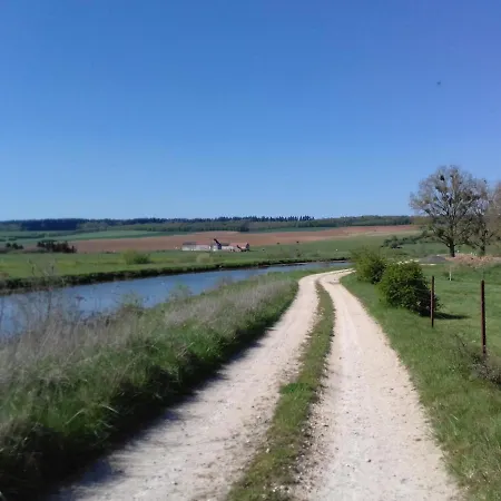 Διαμέρισμα Tante Aurore Et D'hotes *